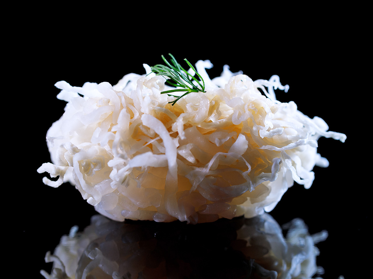 麻布十番『富士鮨』の「切り干し大根とディル」