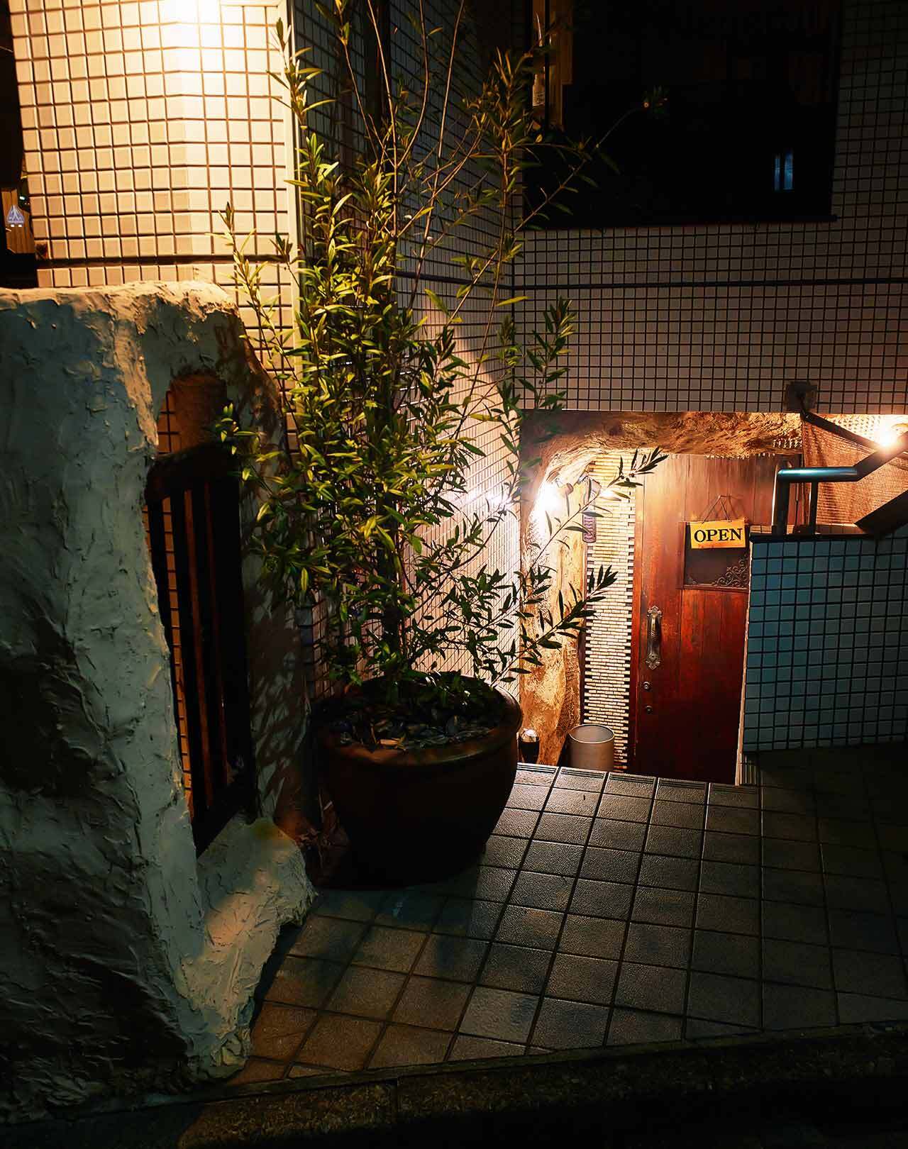 恵比寿『グリル&ワイン ダンヴィーヴァ』の外観