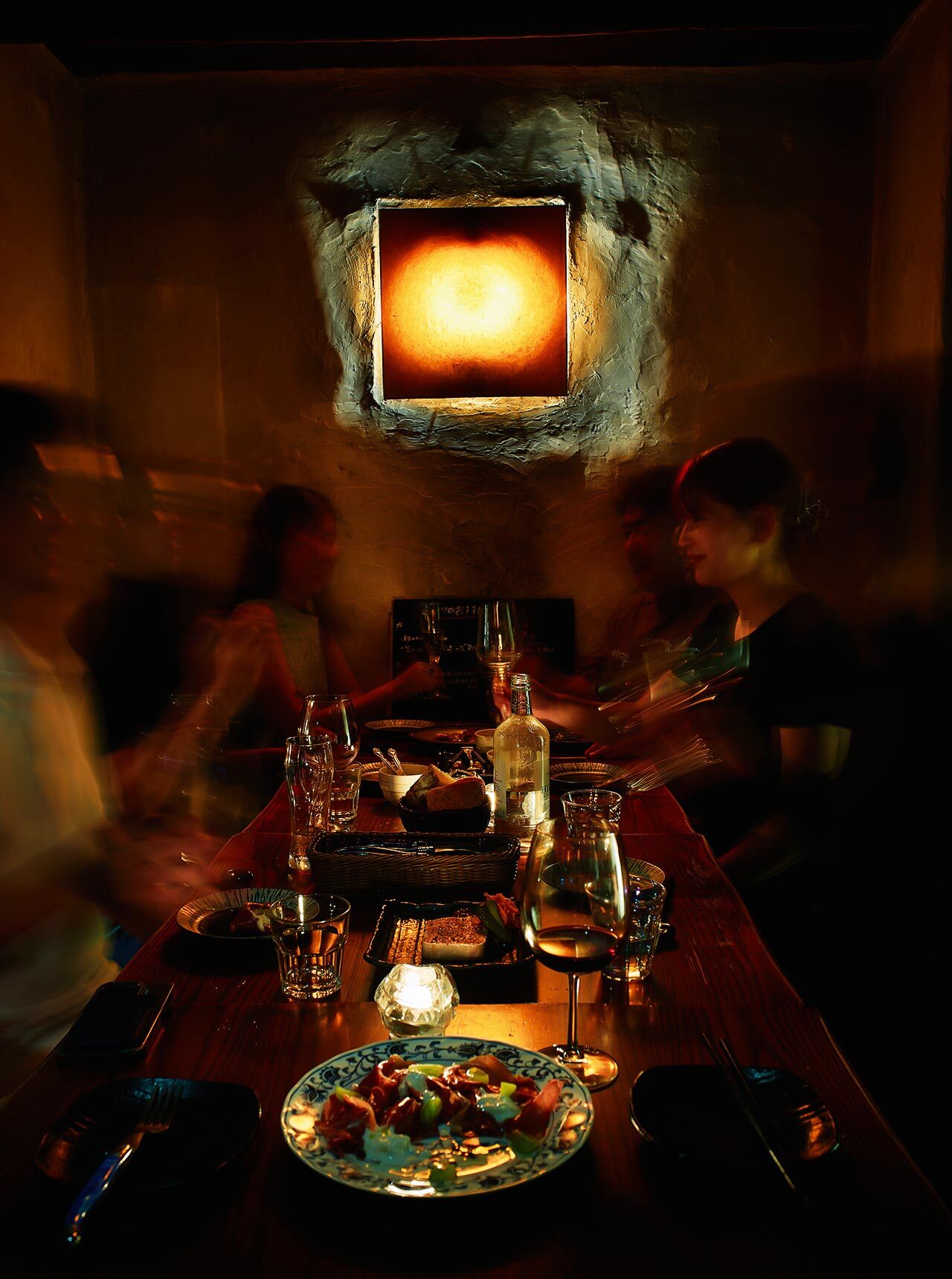 恵比寿『グリル&ワイン ダンヴィーヴァ』の内観