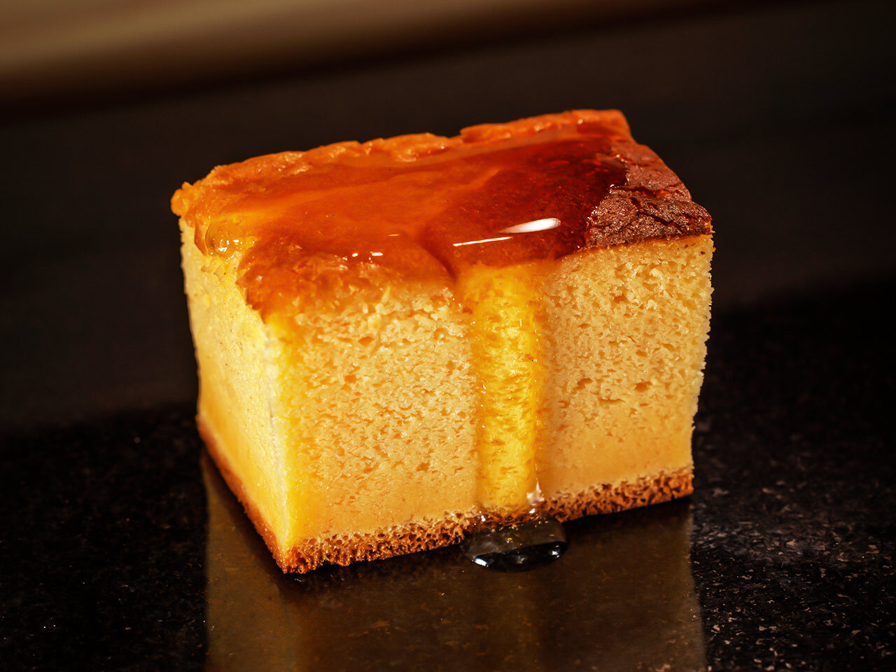 銀座『鮨 江藤』の「玉子焼き」