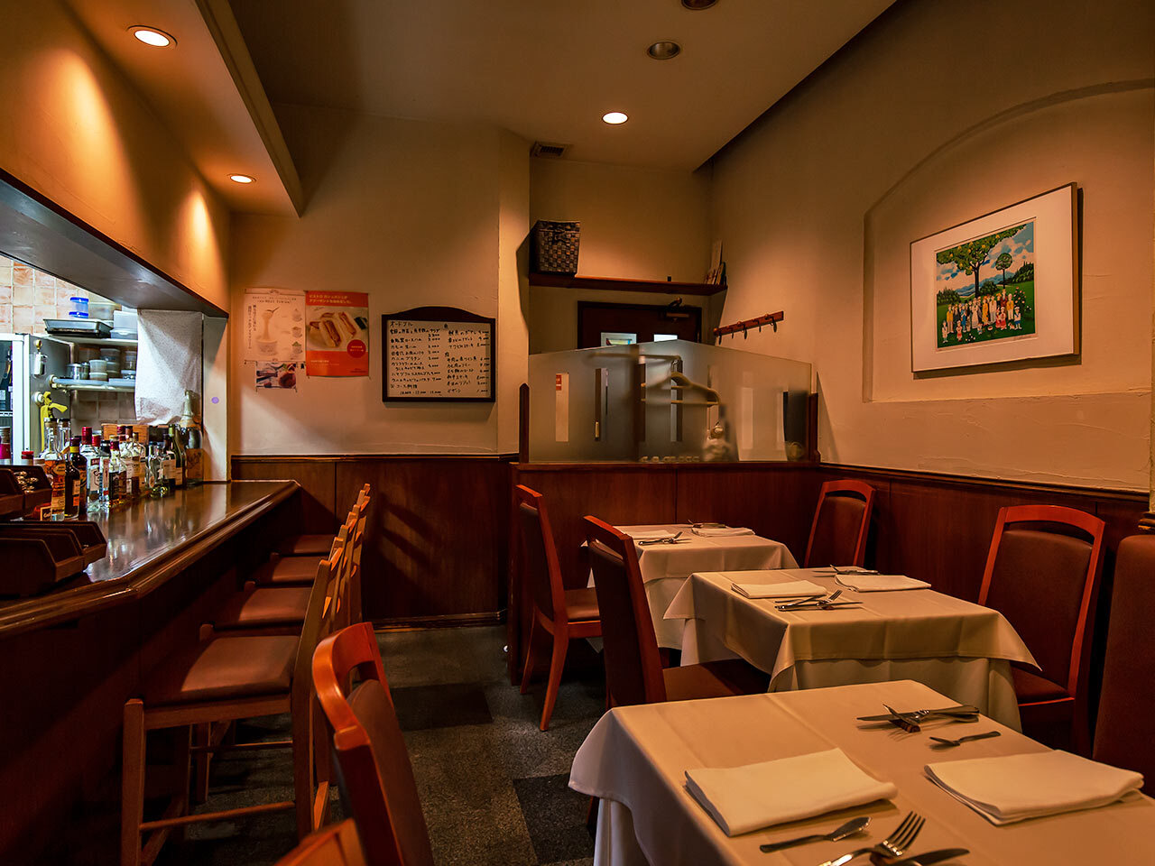 新橋『ビストロカシュカシュ』の内観