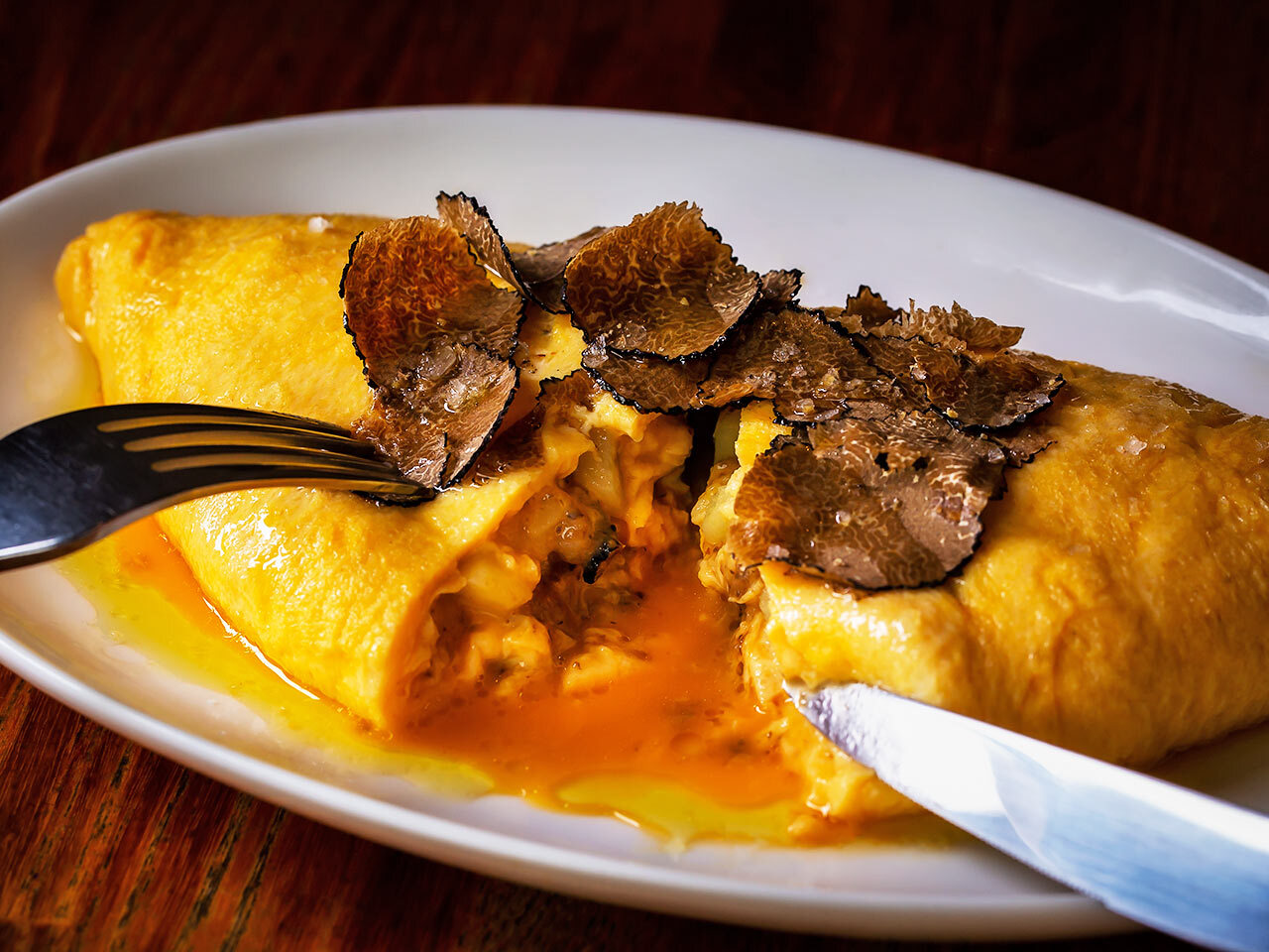 東銀座『グラマシーテーブル』の「贅沢! トリュフオムレツ」