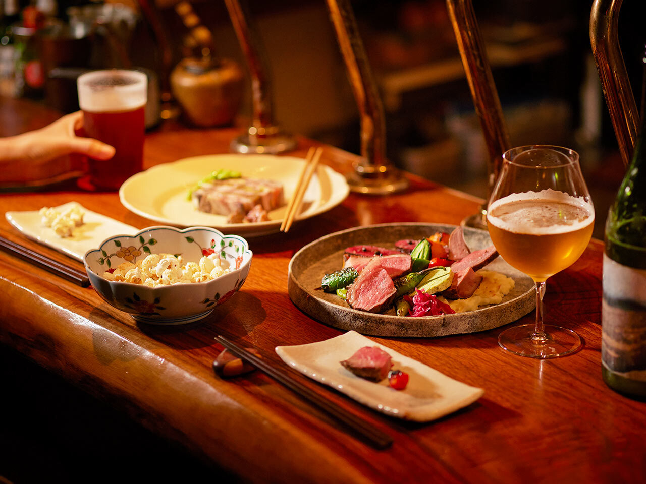 銀座『麦酒屋 るぷりん』の「お肉おまかせ3種盛り」、「秋刀魚、イチジク、茄子のテリーヌ」、「羊風味のポップコーン」