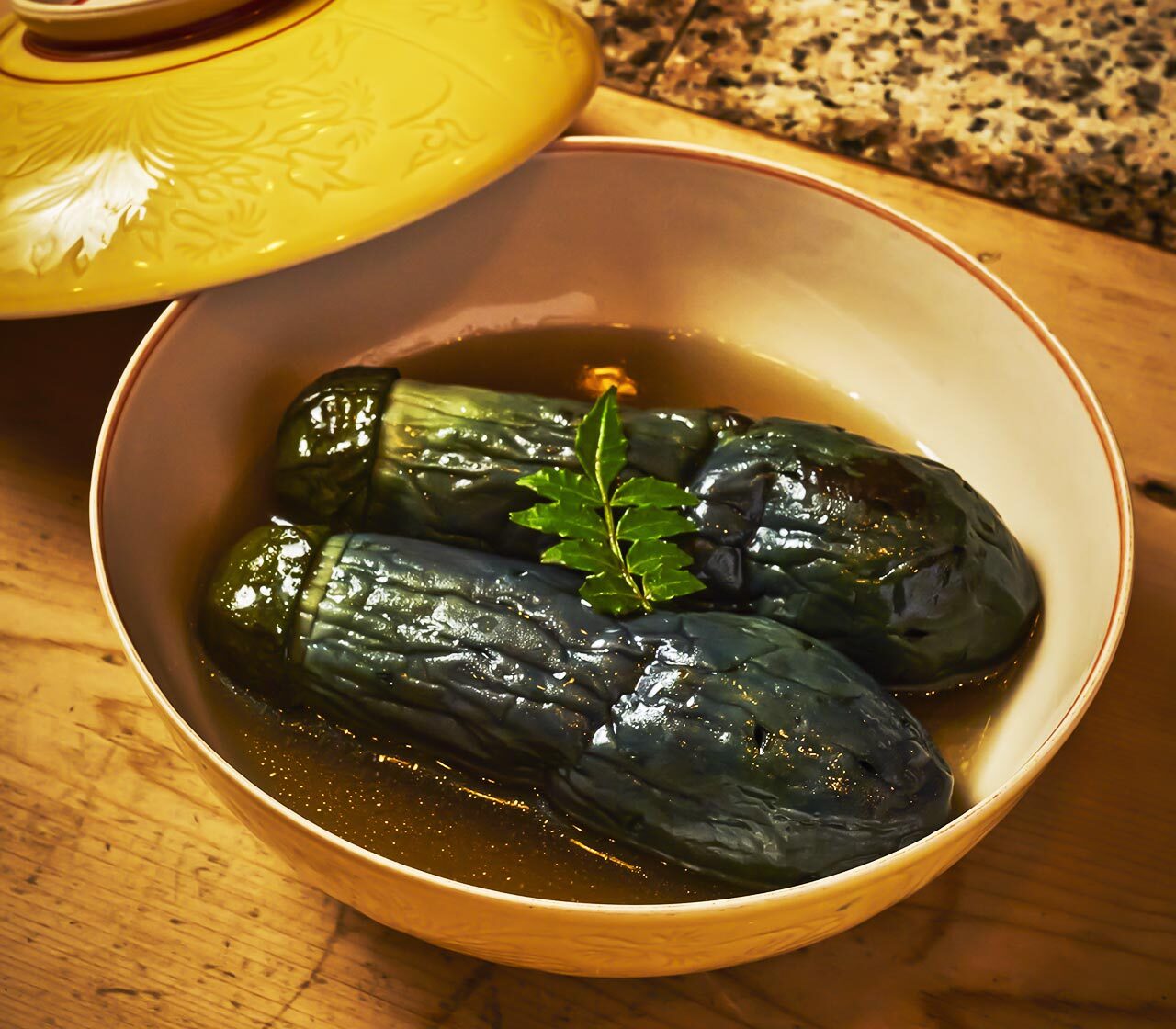 銀座『三亀』の「茄子の油煮」