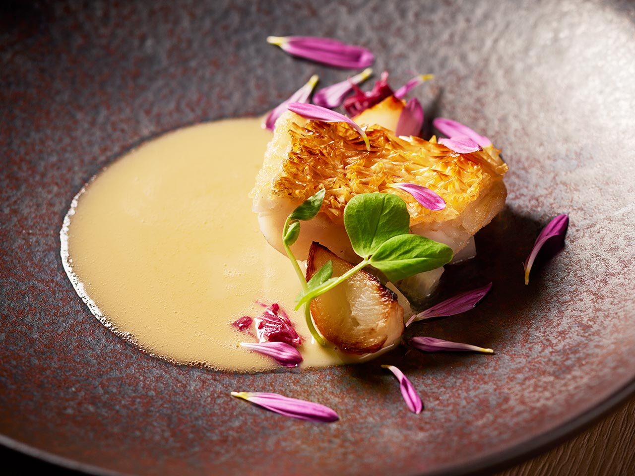 白金高輪『Sillage』の「甘鯛/ソース ヴァンジョーヌ」