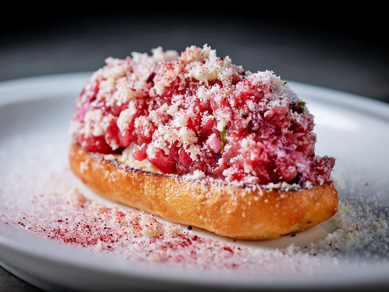 表参道『arca』の「クロスティーニ やま幸さんの本マグロのタルタル」