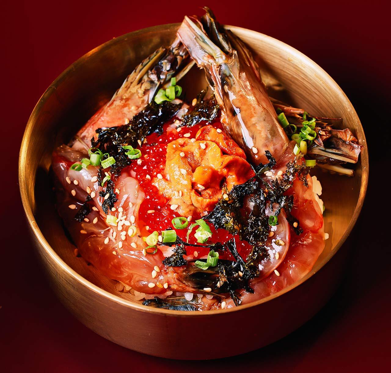 赤坂見附『ホルモン船 ホールちゃん』の「カンジャンセウ丼」