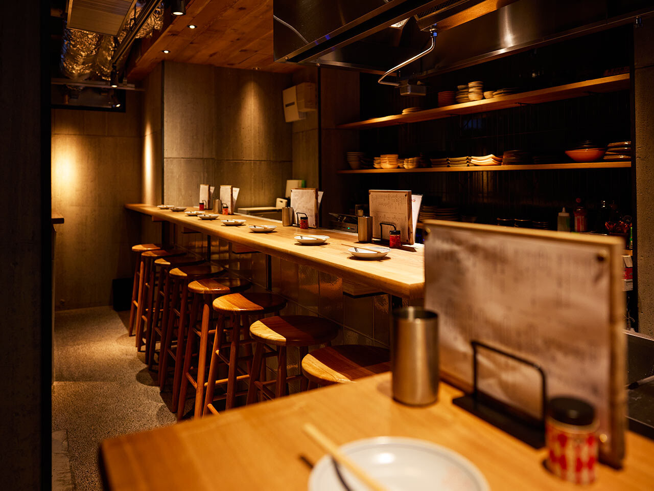 池尻大橋『焼鳥 やおや 総本店』の内観