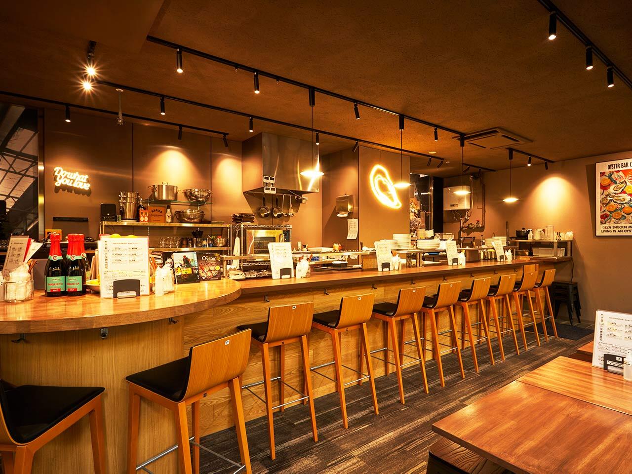 築地『地下の粋』の内観