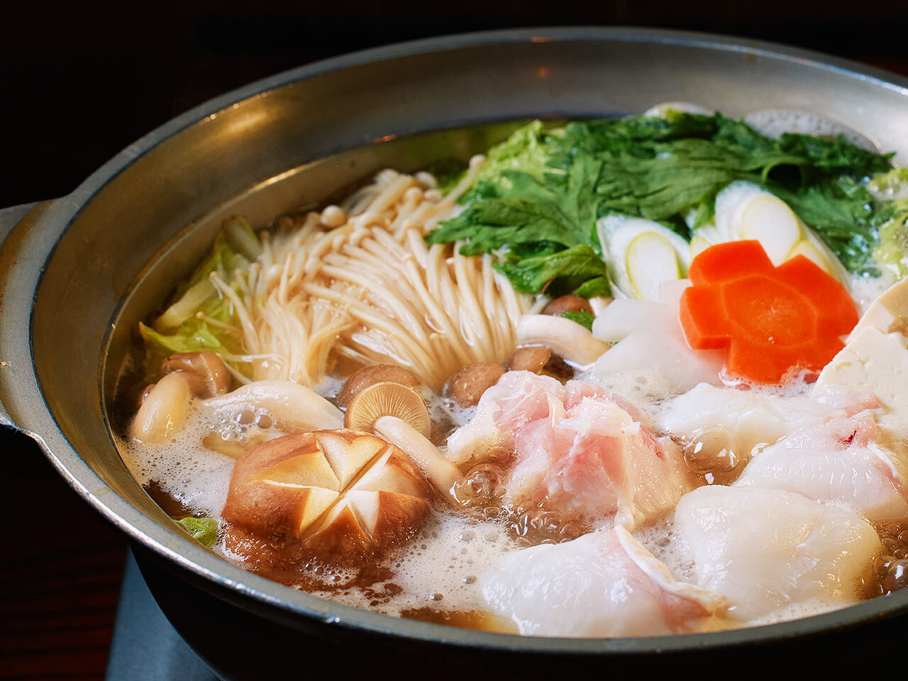 田原町『浅草 魚料理 遠州屋』の「天然本クエ鍋」