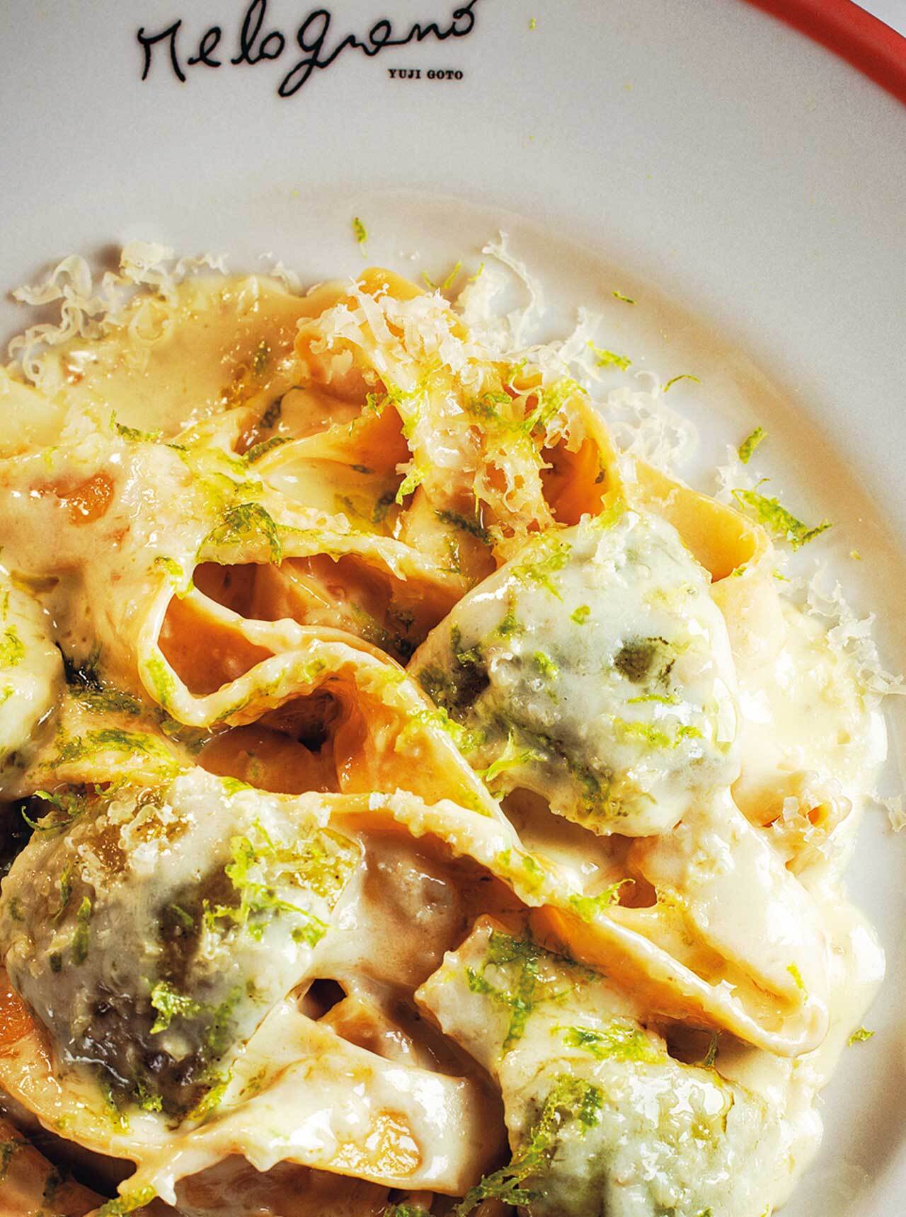 広尾『Melograno』の「北海道・足寄町 しあわせチーズ工房『幸12か月熟成』とグリーンレモンのクリームソースのフェットチーネ」