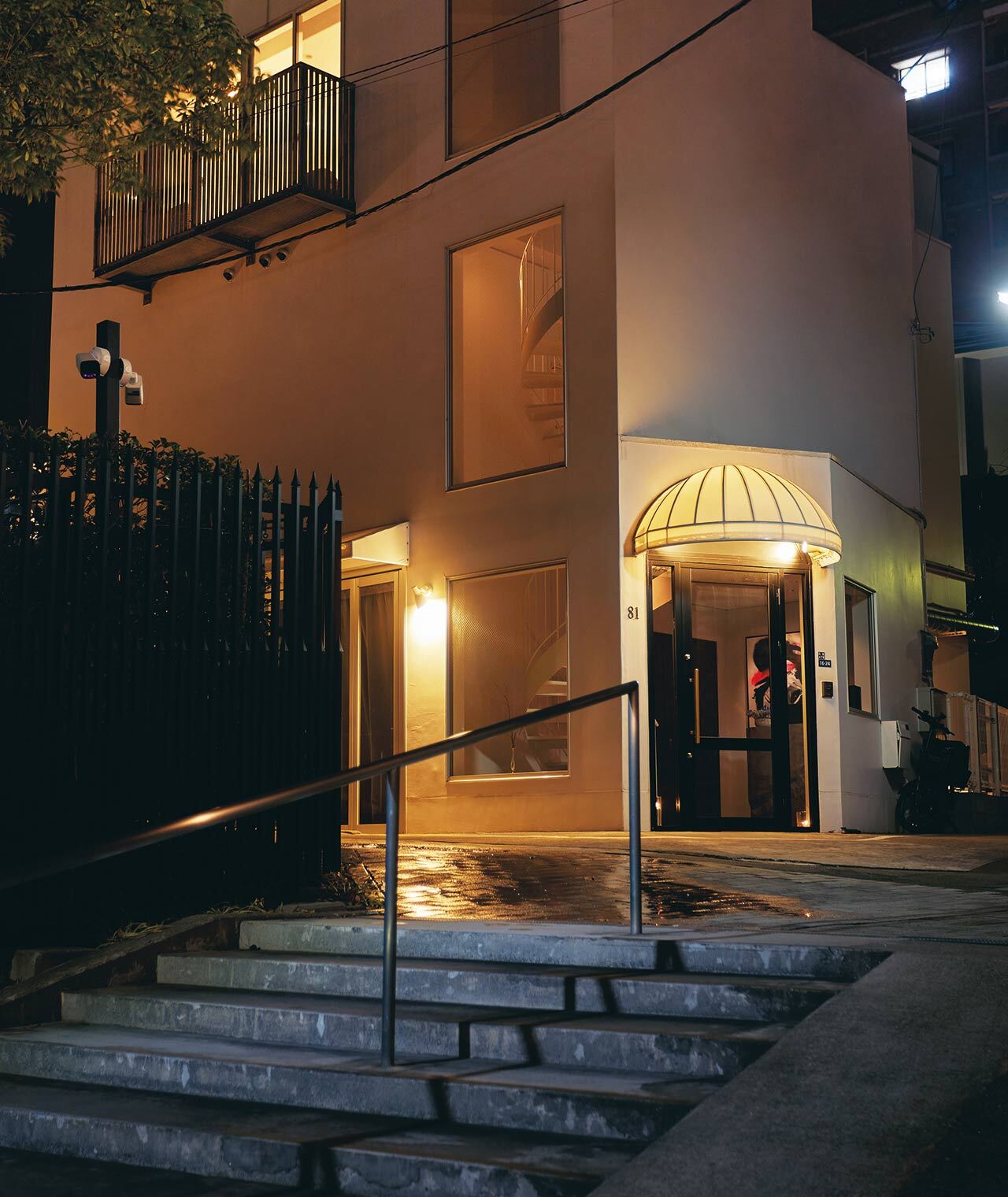 白金台『81』の外観