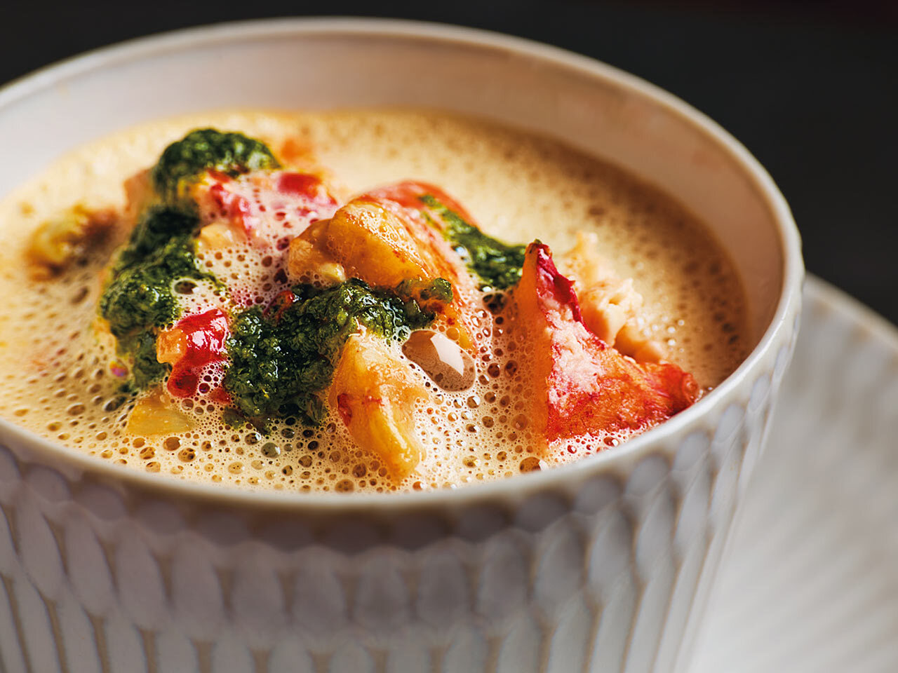 六本木『Minariva』の「オマール海老の茶碗蒸し アメリケーヌソース」