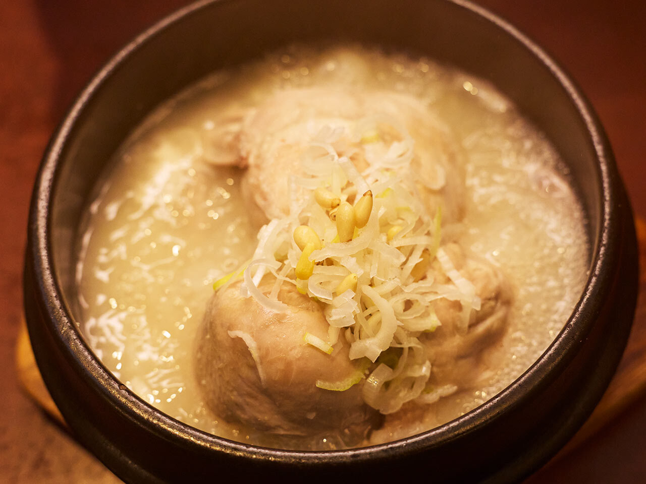 麻布十番『蔘鶏湯料理 グレイス』の「参鶏湯」