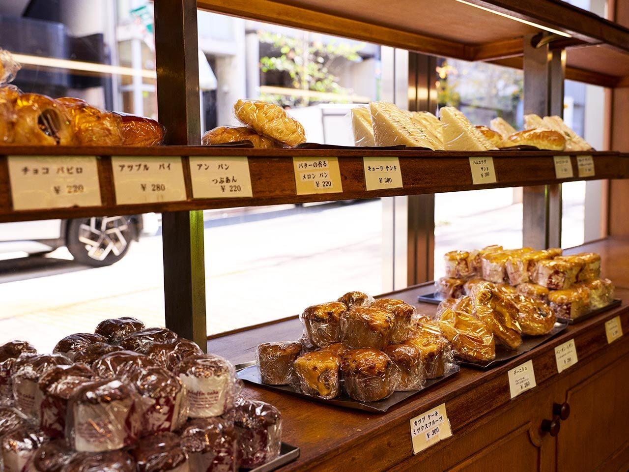 麻布十番『サンモリッツ名花堂』の内観