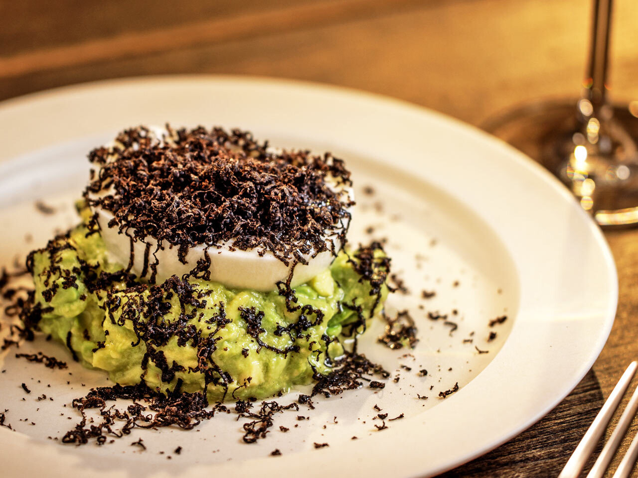 目黒『古澤亭』の「アボカドとブッラータチーズのトリュフがけ」