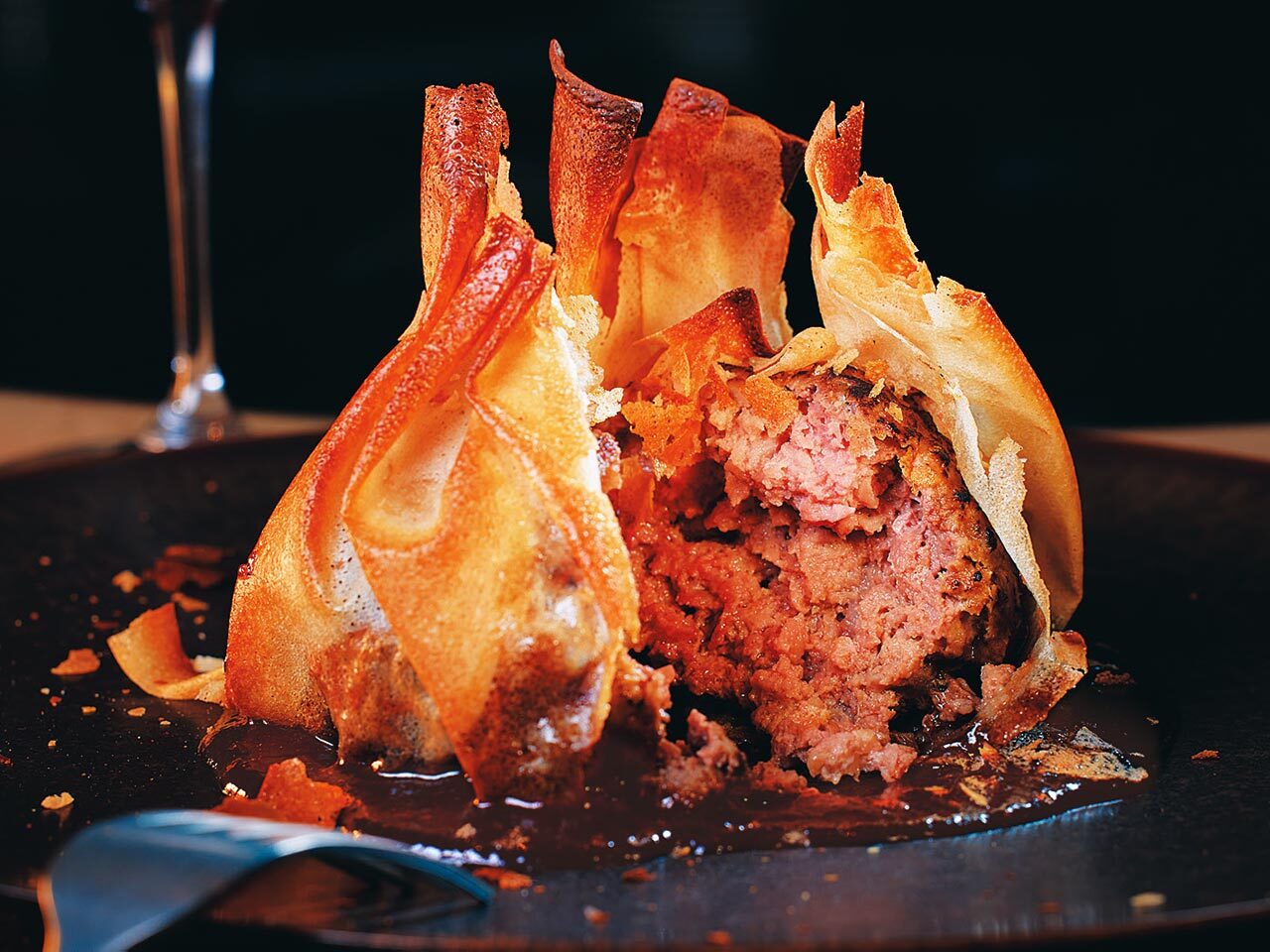 渋谷『C'est ouf』の「ハンバーグ・アン・クルート」