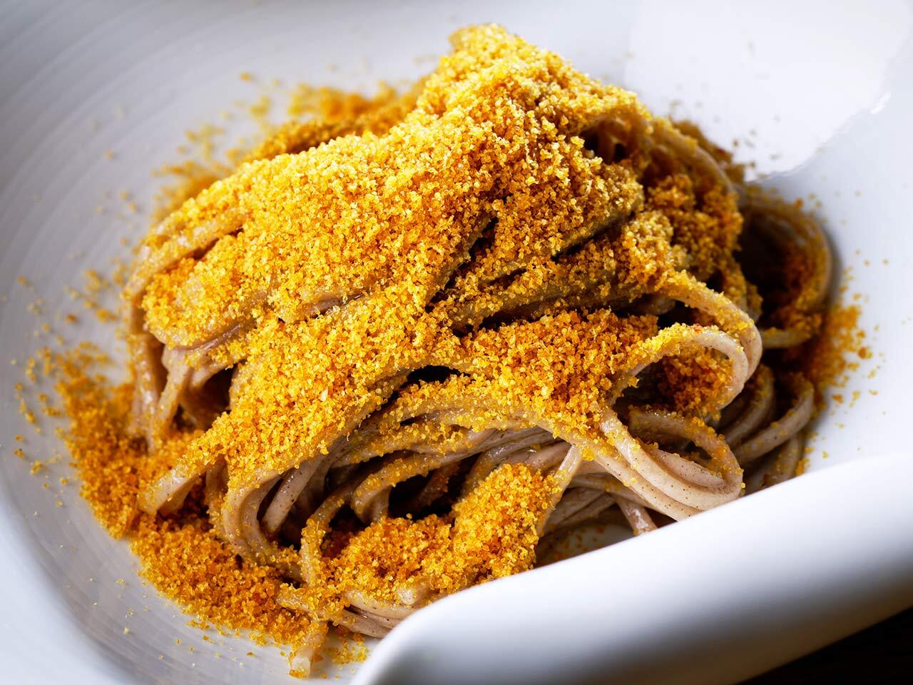 中目黒『蛤と鰻 仁水』の「カラスミ蕎麦」