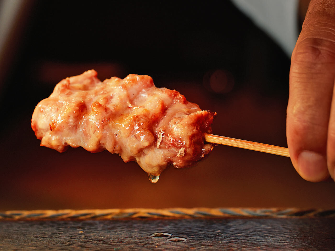 四谷三丁目『荒木町焼鳥 康 kou』の「せせり」