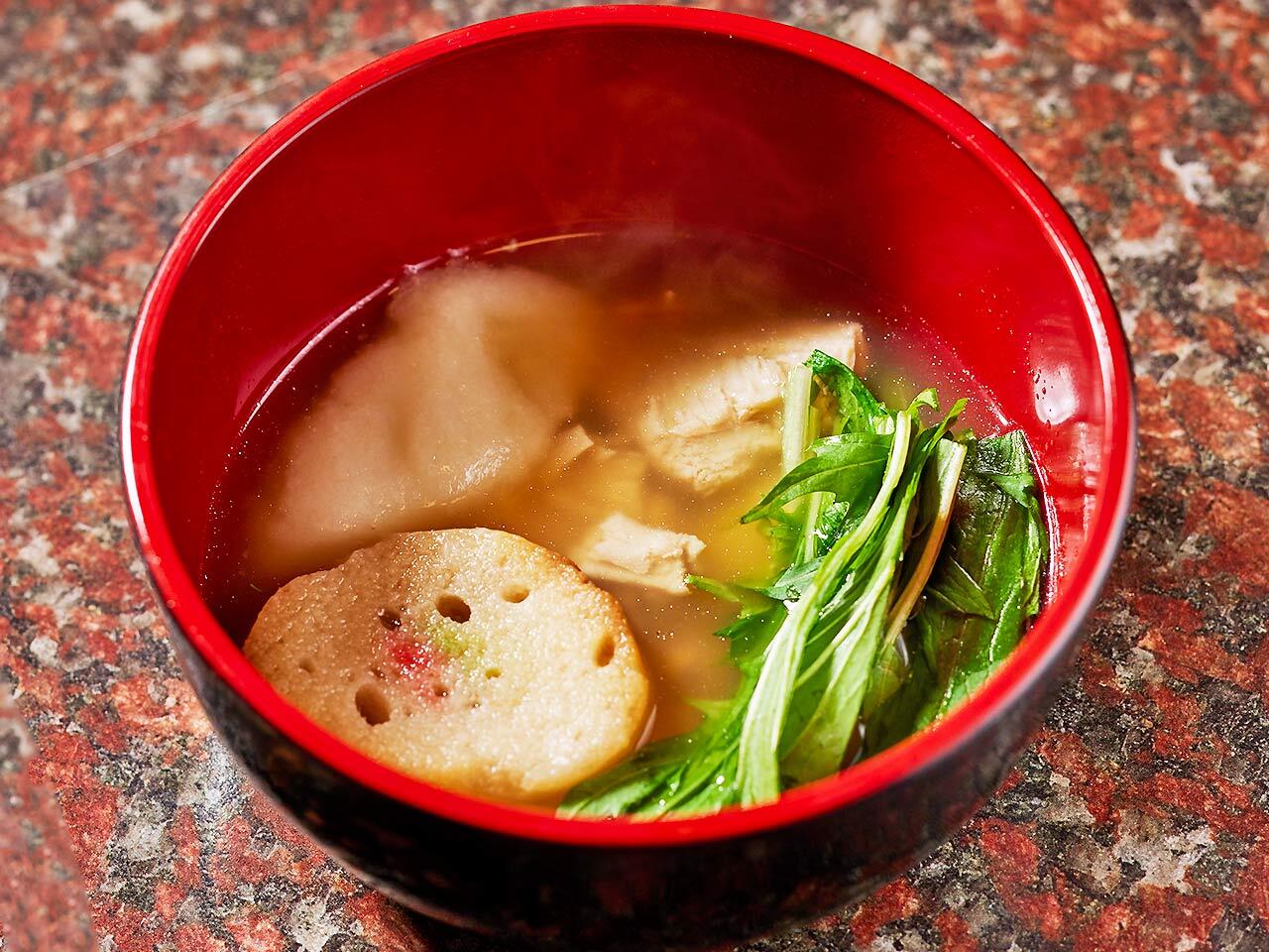 飯田橋『鳥しづ』の「鶏雑煮」