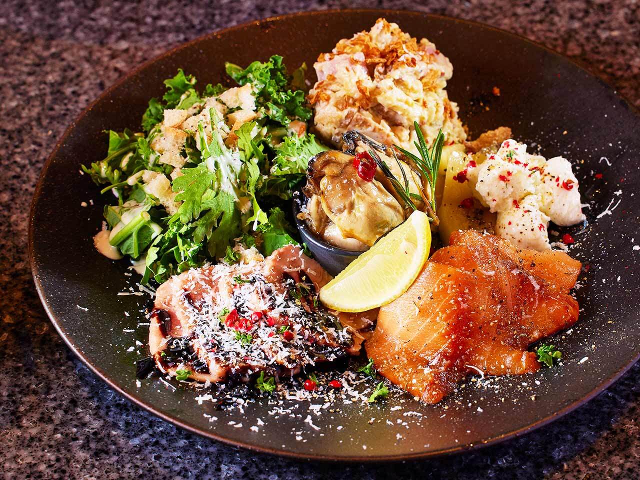 赤坂見附『TOKYO Oyster PUB』の「5種の前菜盛り合わせ」