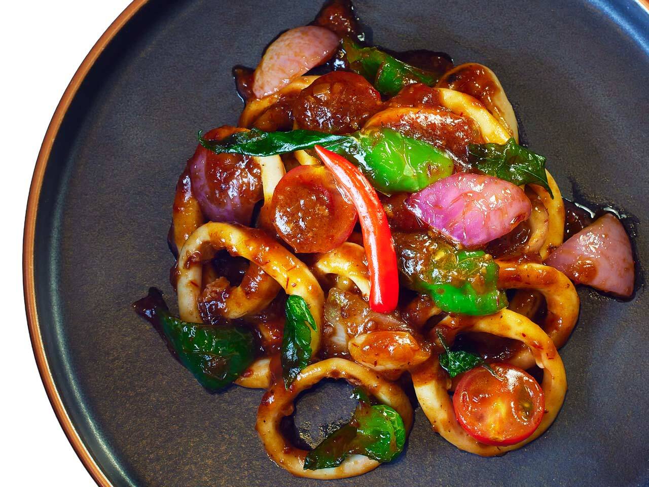 東京『CHATTERBOX CAFÉ』の「イカのサンバル炒め」