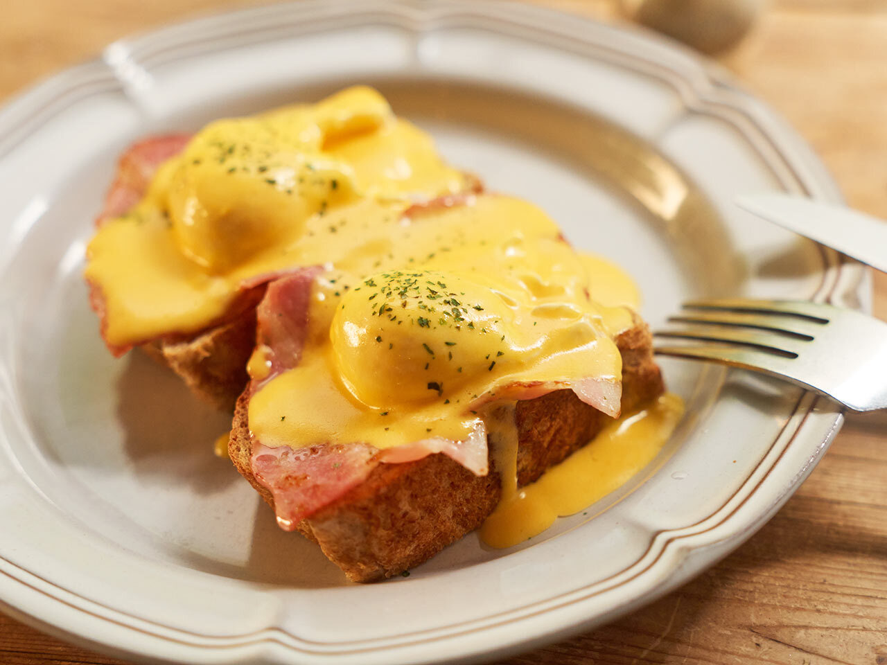 広尾『BONDI CAFE』の「エッグスベネディクト」