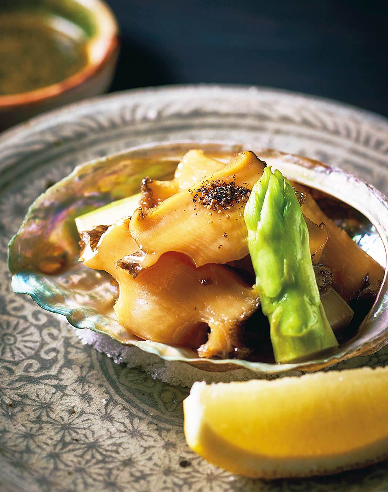恵比寿『実朴』の「鮑バター炒め」