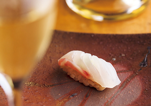 「よく分からない」じゃ恥ずかしい！鮨屋でワインを頼むなら知っておきたいこと