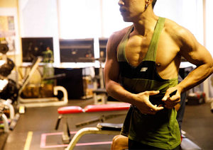 学生時代にモテてた男の、現在の姿にショックを受けて…。小学校教諭が、週6日筋トレする理由