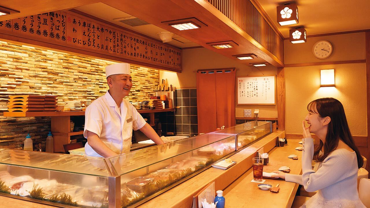 華麗なる一族に育つ本物の麻布令嬢・團遥香。彼女の生き方や麻布十番の歩き方とは