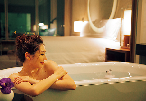 恋人と泊まってみたい お風呂が開放的すぎる都内のラグジュアリーホテル7選 1 2 東京カレンダー