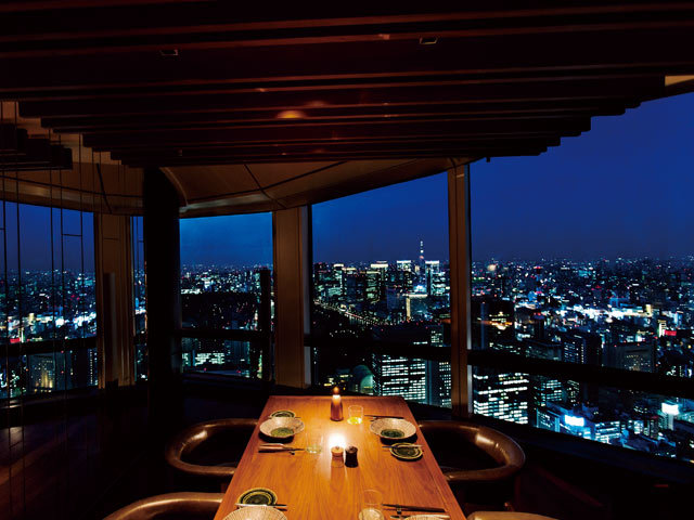 東京の 夜景美食レストラン の代表はここ 天空のレストランが提供する期間限定メニューが絶品すぎる 1 3 東京カレンダー