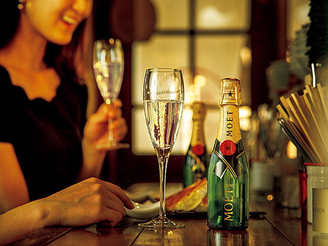 昼なら3 980円でシャンパン飲み放題 代々木で話題の 泡包シャンパンマニア を知っているか 東京カレンダー