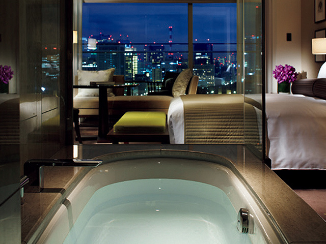 恋人と泊まってみたい お風呂が開放的すぎる都内のラグジュアリーホテル7選 2 2 東京カレンダー