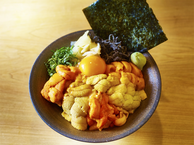 うにの５種盛り丼 うにを贅沢に食べ比べできる驚愕のどんぶり 東京カレンダー