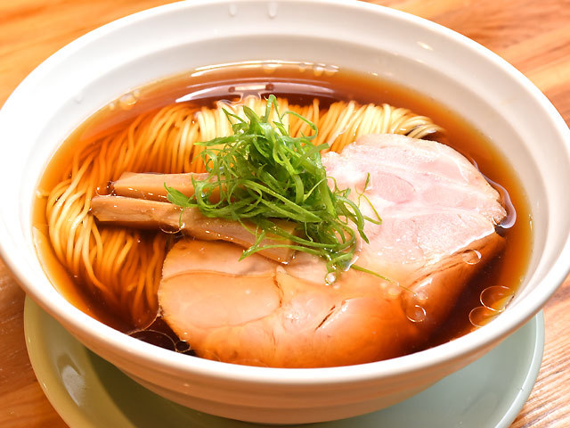 澄みきったスープに麺がおよぐ 究極にシンプルで美しい中華そばの新店だ 東京カレンダー グルメ レストラン ライフスタイル情報