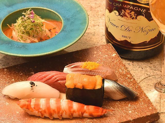 恵比寿の隠れ家で シャンパンフリーフローも楽しめる寿司の新店って知ってる 1 2 東京カレンダー グルメ レストラン ライフスタイル情報
