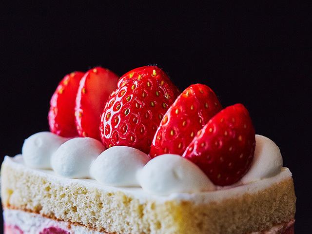 ショートケーキは断面で選ぶ 美しすぎる断面の ショートケーキ 4選 1 2 東京カレンダー