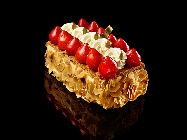 苺のミルフィーユは必食レベル アートのようなホールケーキ専門店が登場 東京カレンダー グルメ レストラン ライフスタイル情報