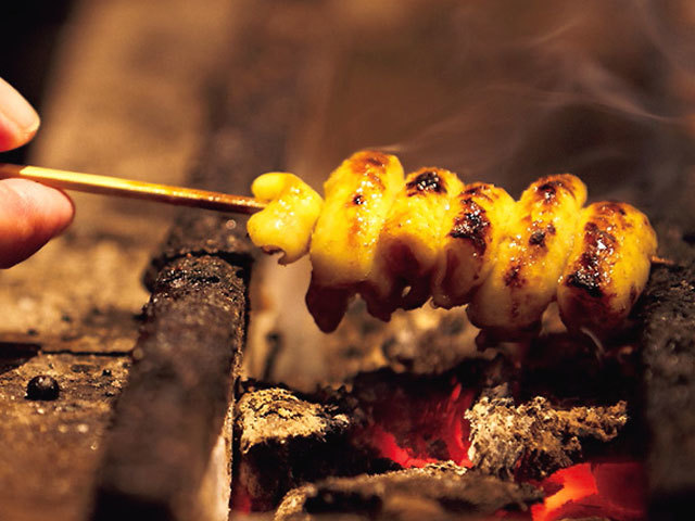 今夜 飲んで帰る 気軽に焼き鳥デートへ 渋谷 青山エリアのおしゃれな名店4選 東京カレンダー グルメ レストラン ライフスタイル情報