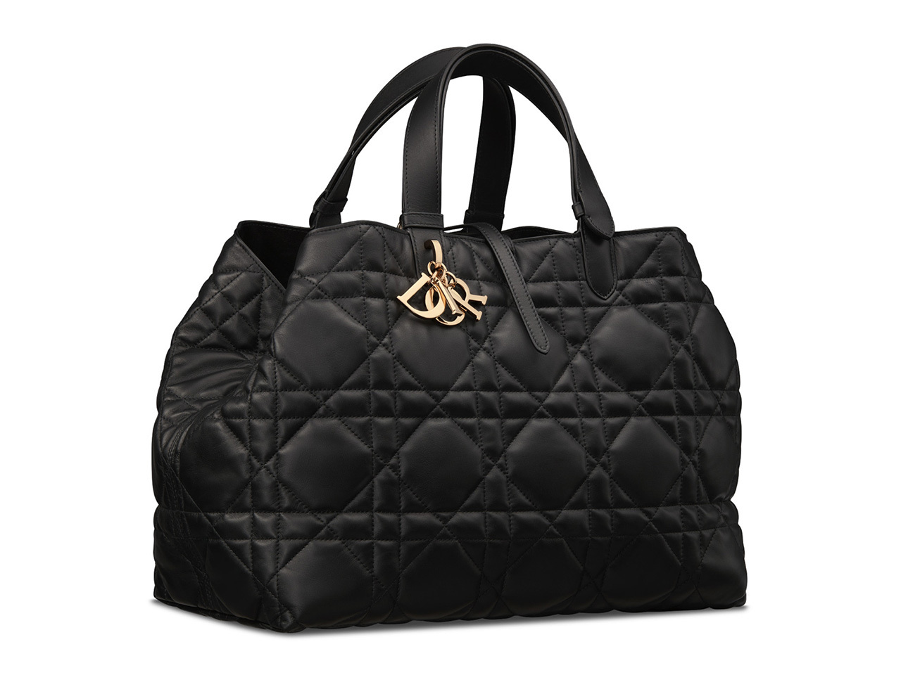 Diorの新作バッグ「ディオール トゥジュール」がマルチに使える