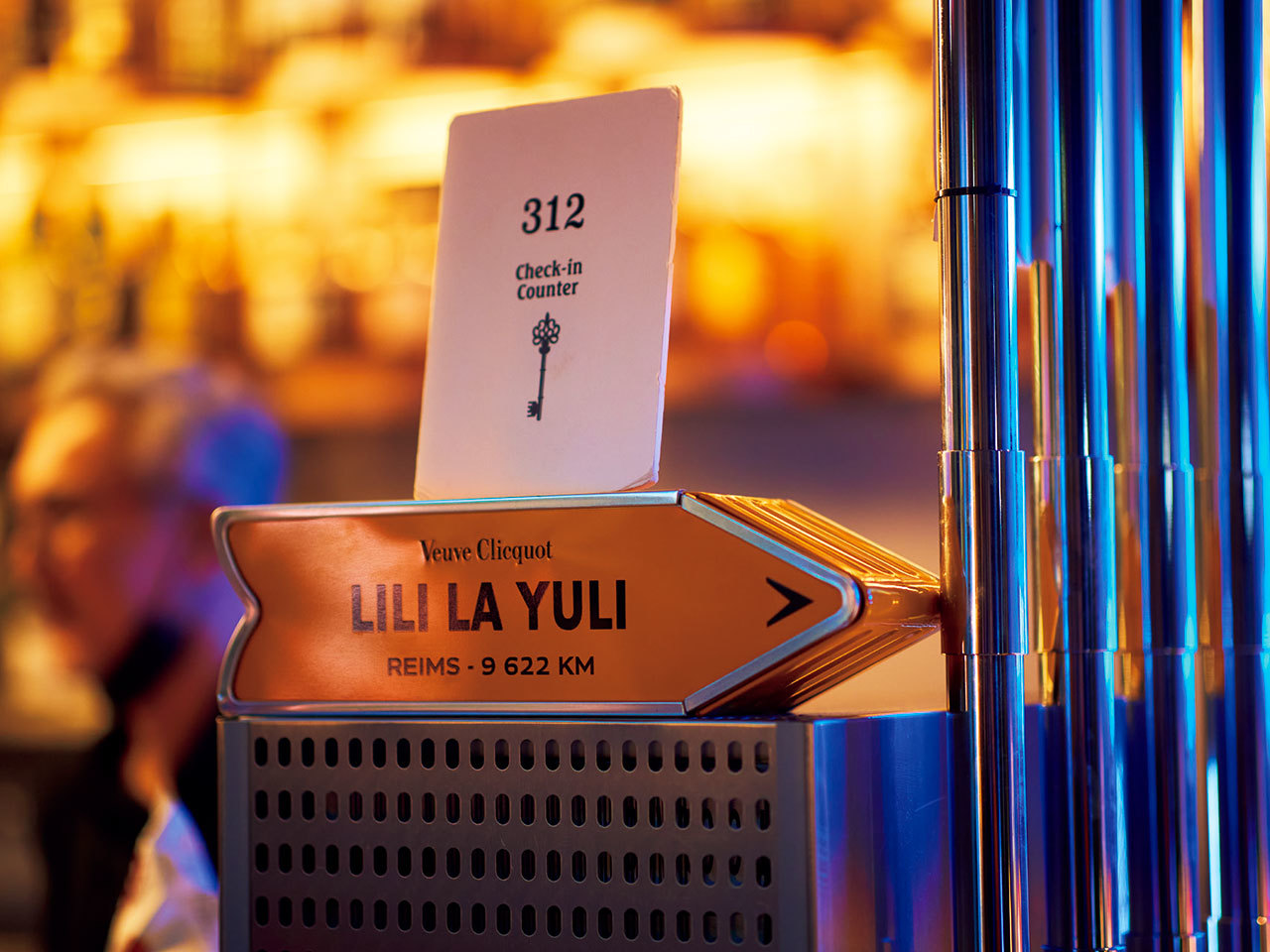 銀座『Room 312 by LILI LA YULI』の看板