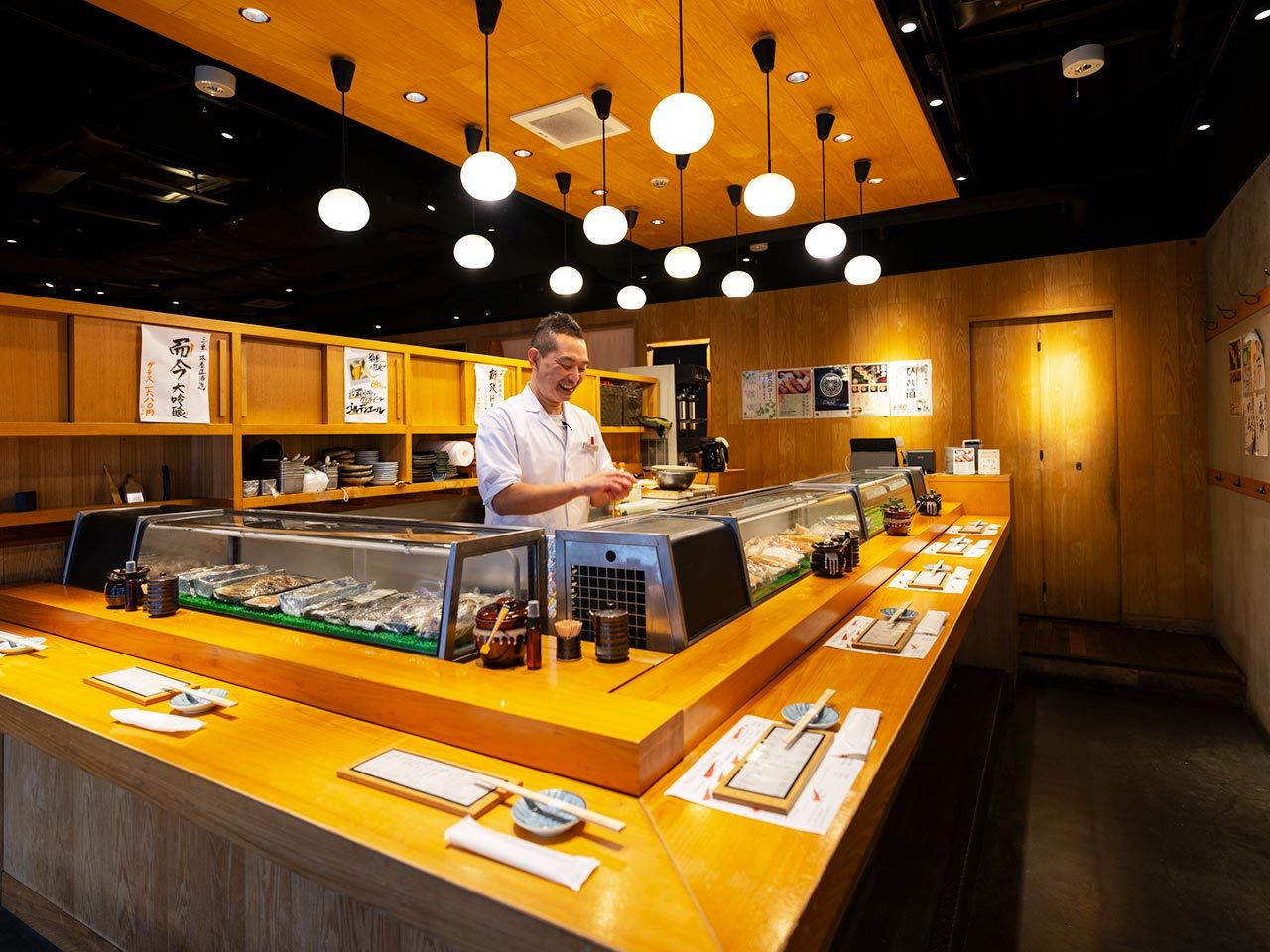 武蔵小杉『和食と立喰い寿司 NATURA』の内観