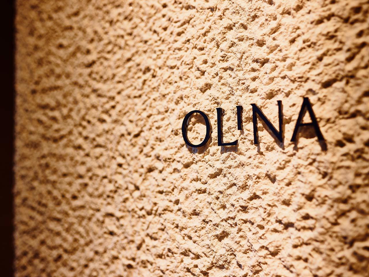 麻布十番『OLINA』の壁面