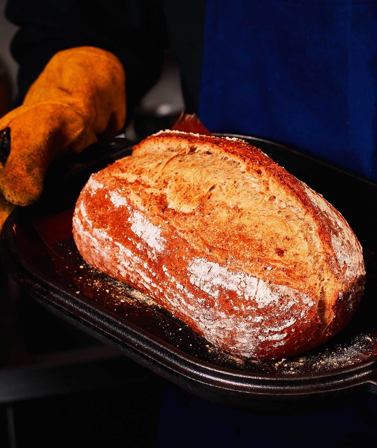 白金高輪『atti』の自家製のパン