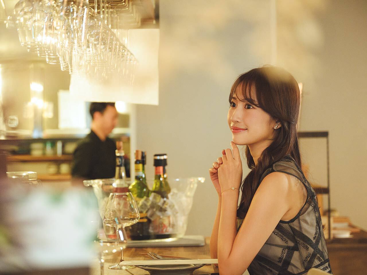 シャンデリア ドレス ミスコン 黒（上智大卒・美人秘書。「30歳になっ  