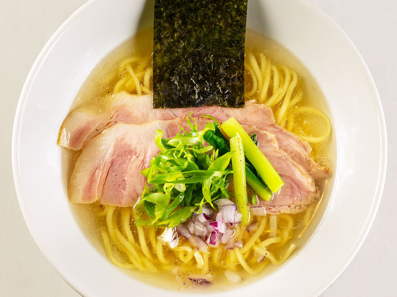 池尻大橋『酒と麺 タイノタイ 池尻本店』の「真鯛の旨塩ラーメン」