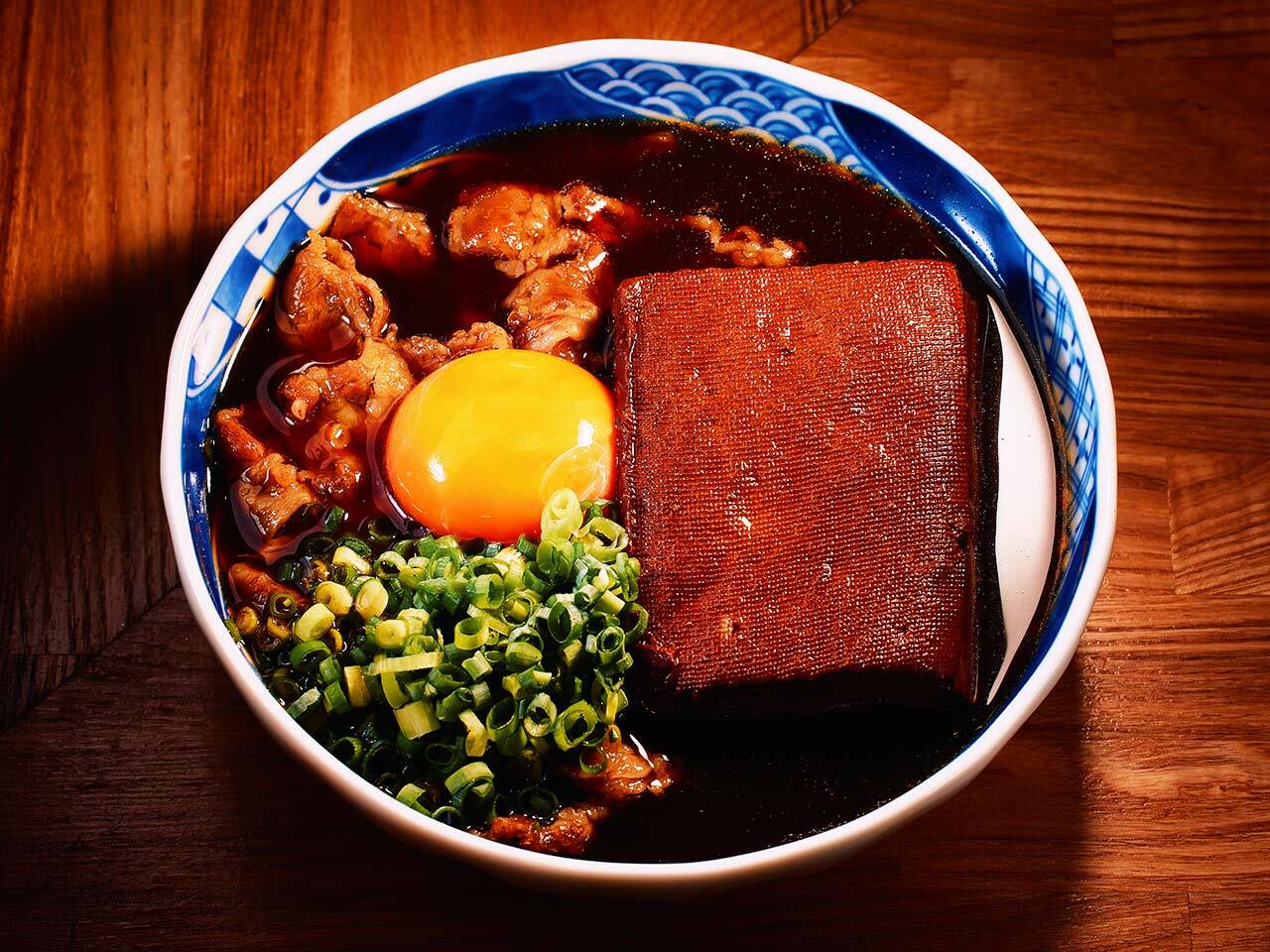 三軒茶屋『赤星』の「肉豆腐」