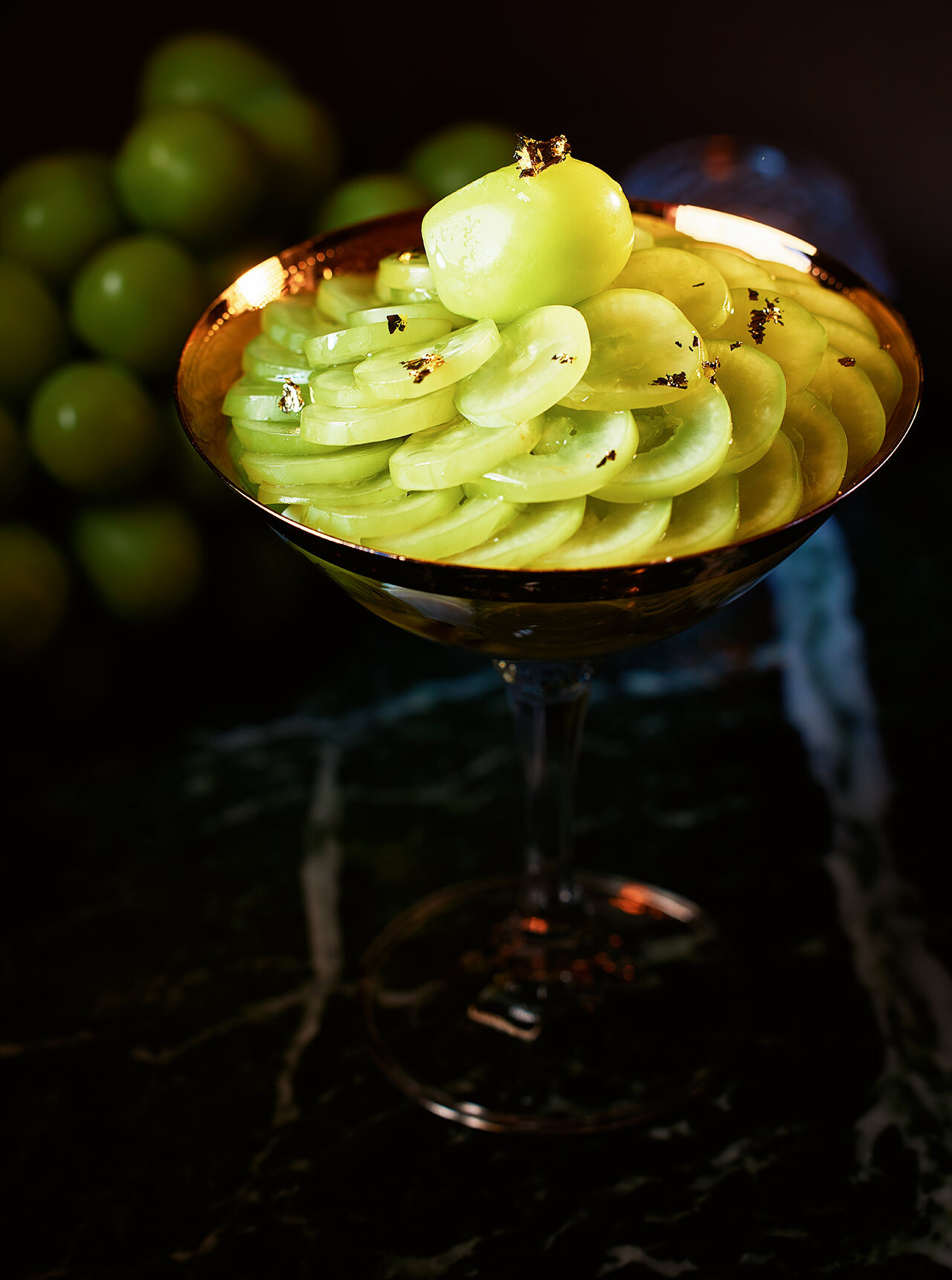 広尾『FRUITS ŌNO』の「フルーツパフェ シャインマスカット」